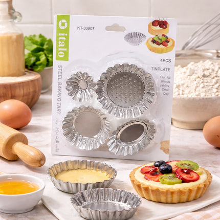 Packaging of italo tinplate baking tins with a kitchen setting in the background