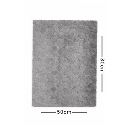 Gray textured rug with dimensions 50cm x 80cm on a white background