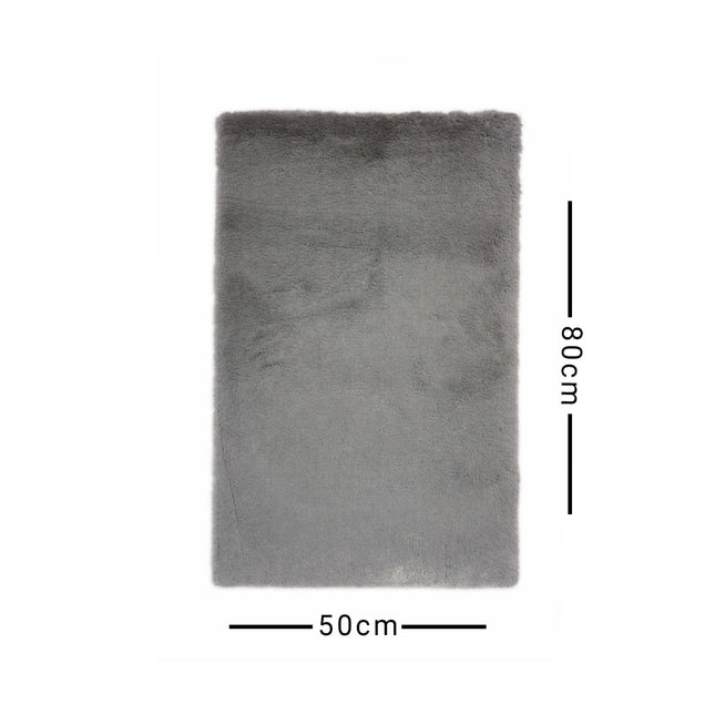 Gray rug with dimensions 50cm x 80cm on a white background